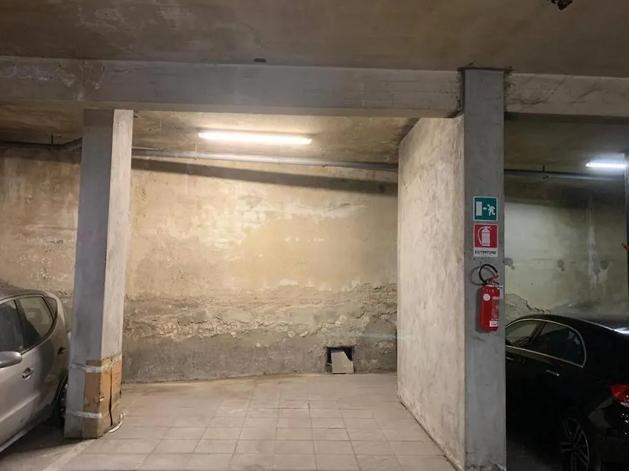 Lungarno 32 With Private Parking Apartment Florence