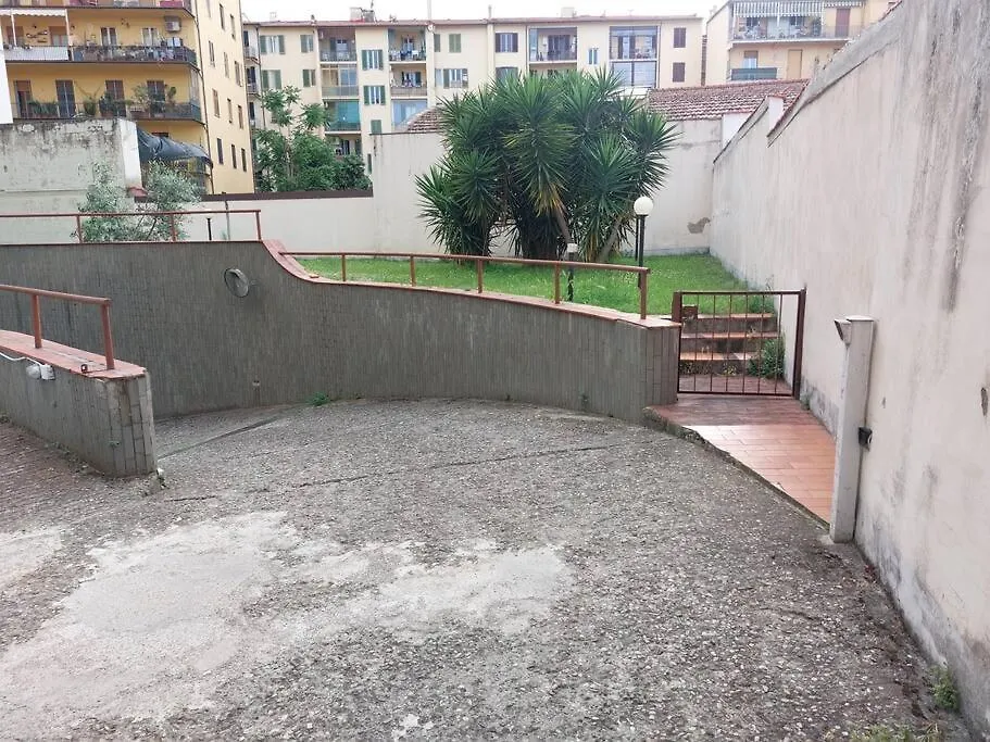 Lungarno 32 With Private Parking Apartment Florence
