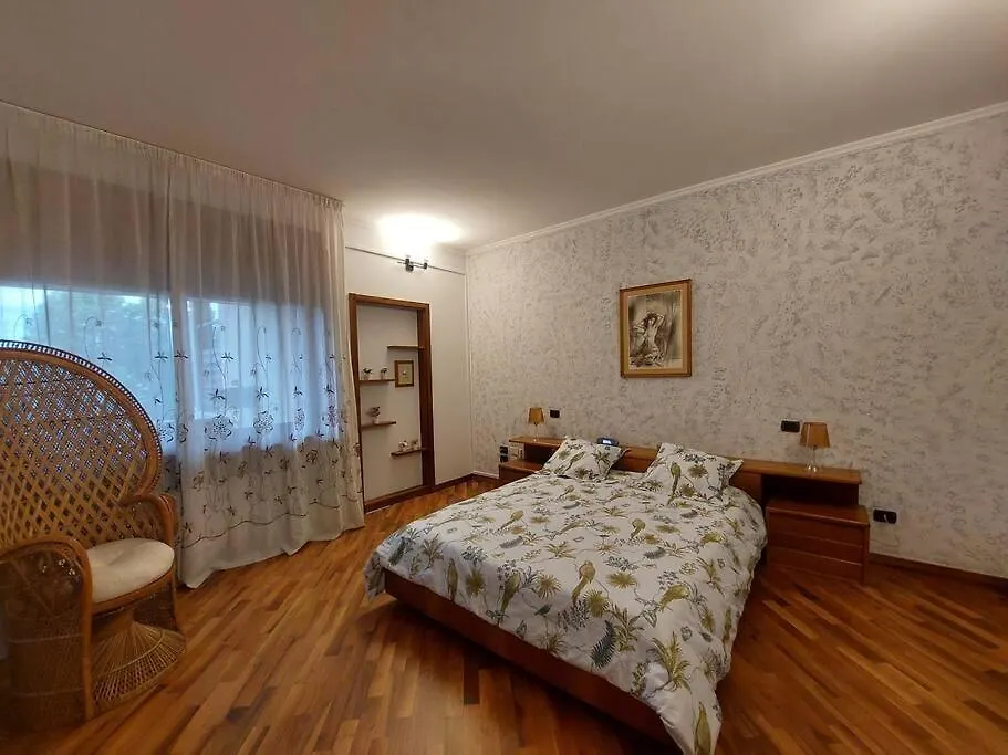 Lungarno 32 With Private Parking Apartment Florence