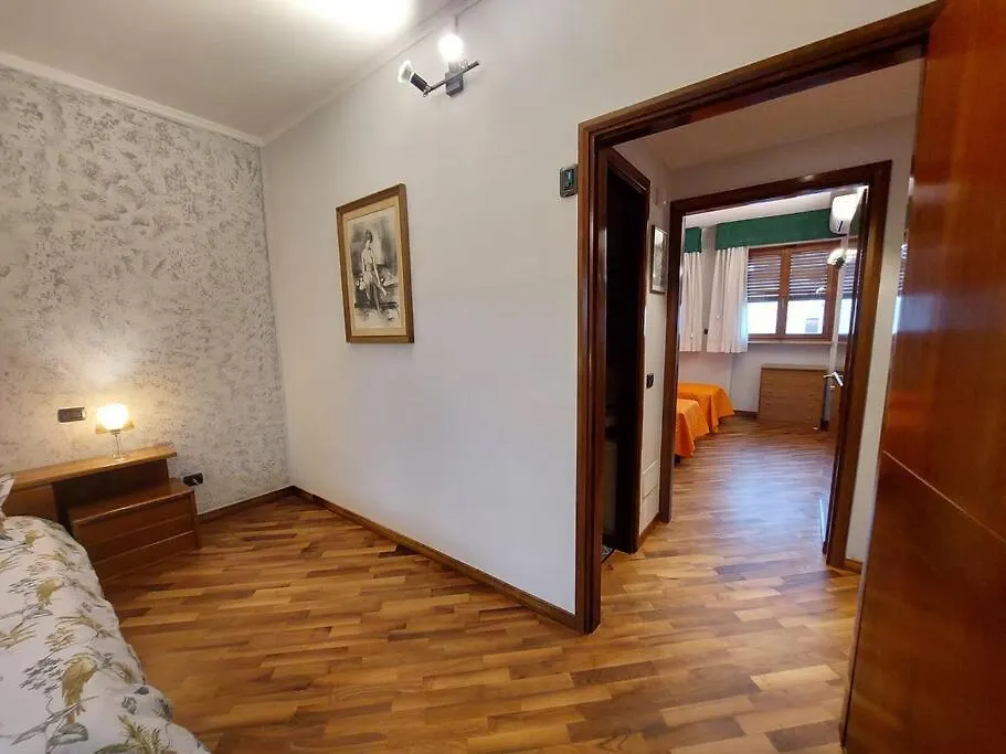Lungarno 32 With Private Parking Apartment Florence
